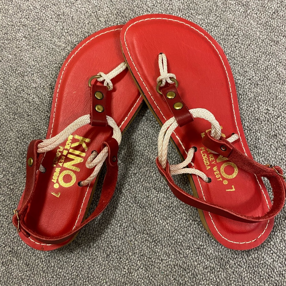 Kino Cordone red sandals NEW